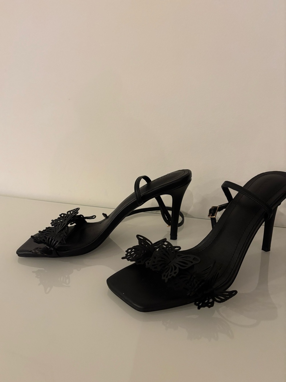 NWOT Lulamax Black Butterfly Strappy Stiletto Heels